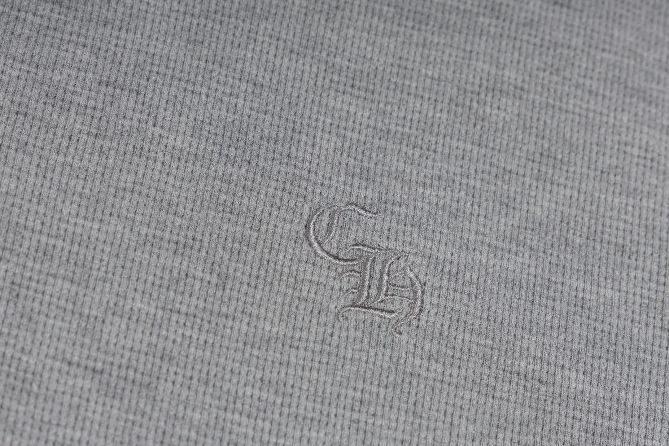 🅿️420 [Exclusive supply] CH Kroxin Sanskrit embroidered waffle sweatshirt (grey) The fabric is made of 350g cotton waffle double-layer material before washing. The embroidery is made of Tajima embroidery machine imported from Japan. The silver buckle is made of antique bronze and real silver. The materials used have reached the market's 300+ quality. The collar leather label is still made of genuine imported lambskin. We have put a lot of effort into fabrics, hardware and craftsmanship, and the top quality and industry benchmarks in the market are only owned by a few people. Size:S/M/L
